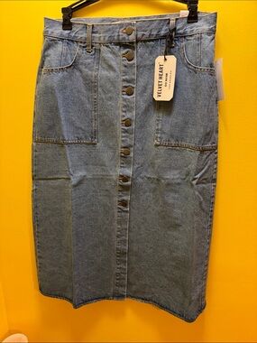 NWT Velvet Heart denim midi skirt size 8.